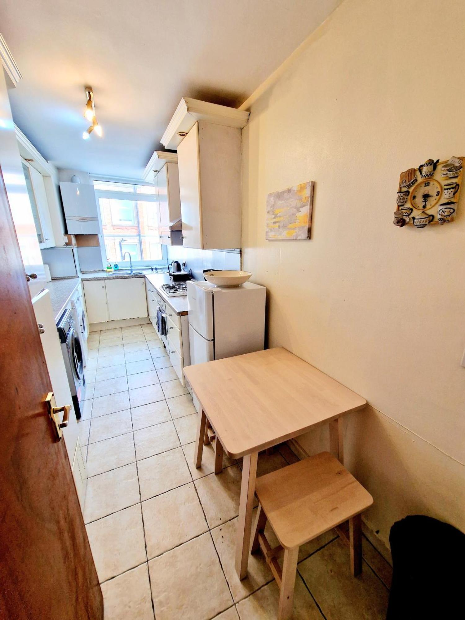 Bright & Spacious Home In Building With Lift, Right Next To Bayswater Station - Walk To Kensington Palace, Hyde Park, Little Venice & Notting Hill Londra Exterior foto