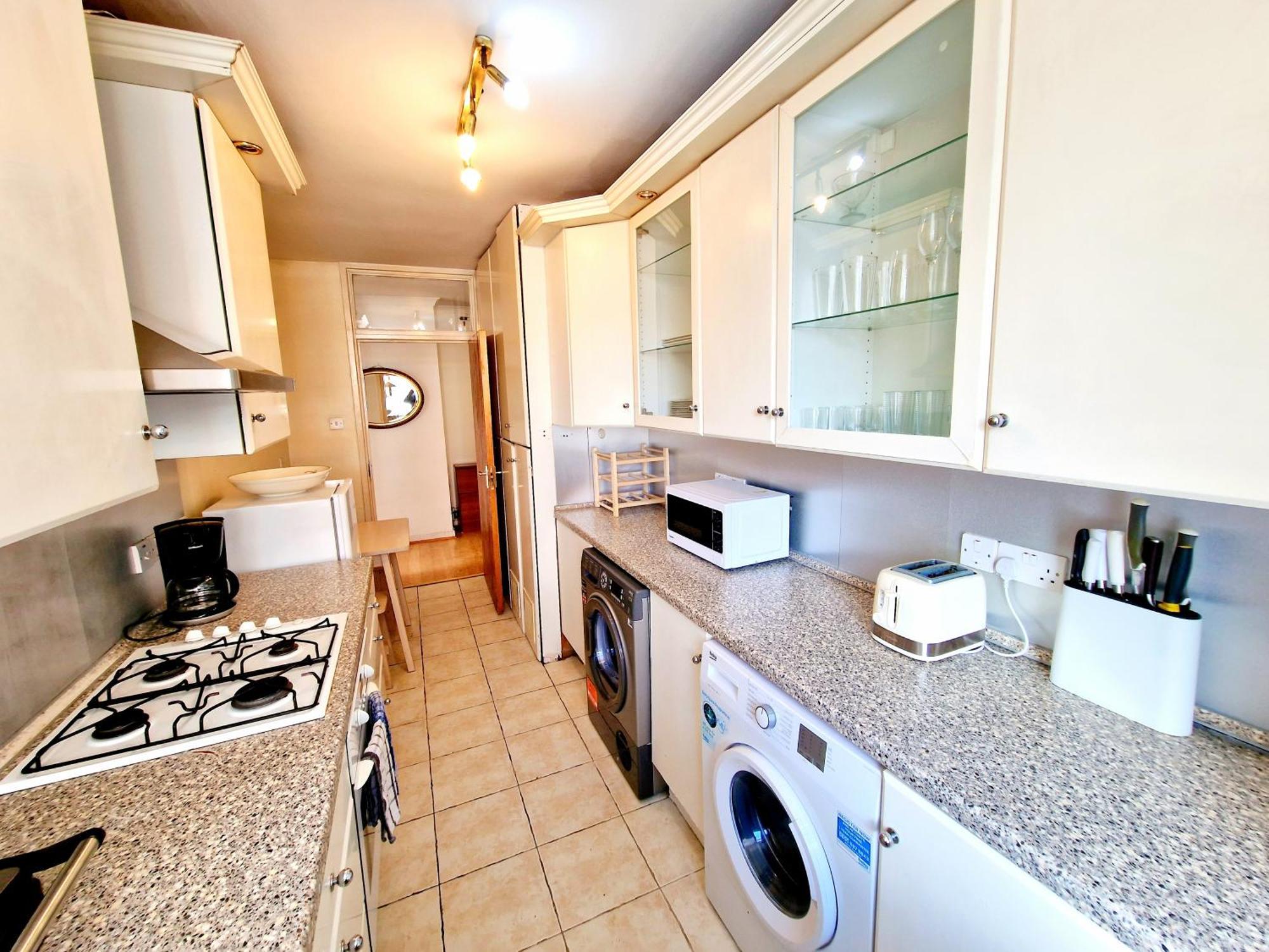 Bright & Spacious Home In Building With Lift, Right Next To Bayswater Station - Walk To Kensington Palace, Hyde Park, Little Venice & Notting Hill Londra Exterior foto